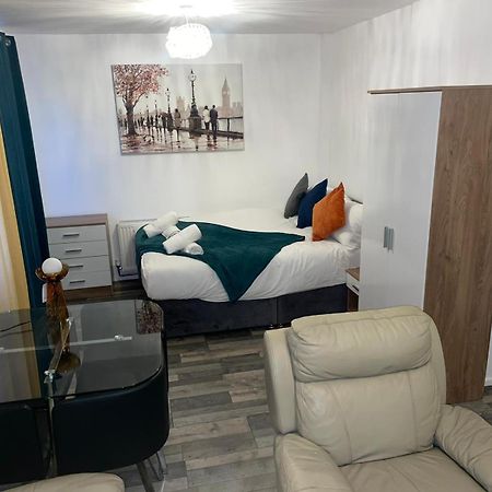 Private Room In London Enfield With Parking 外观 照片
