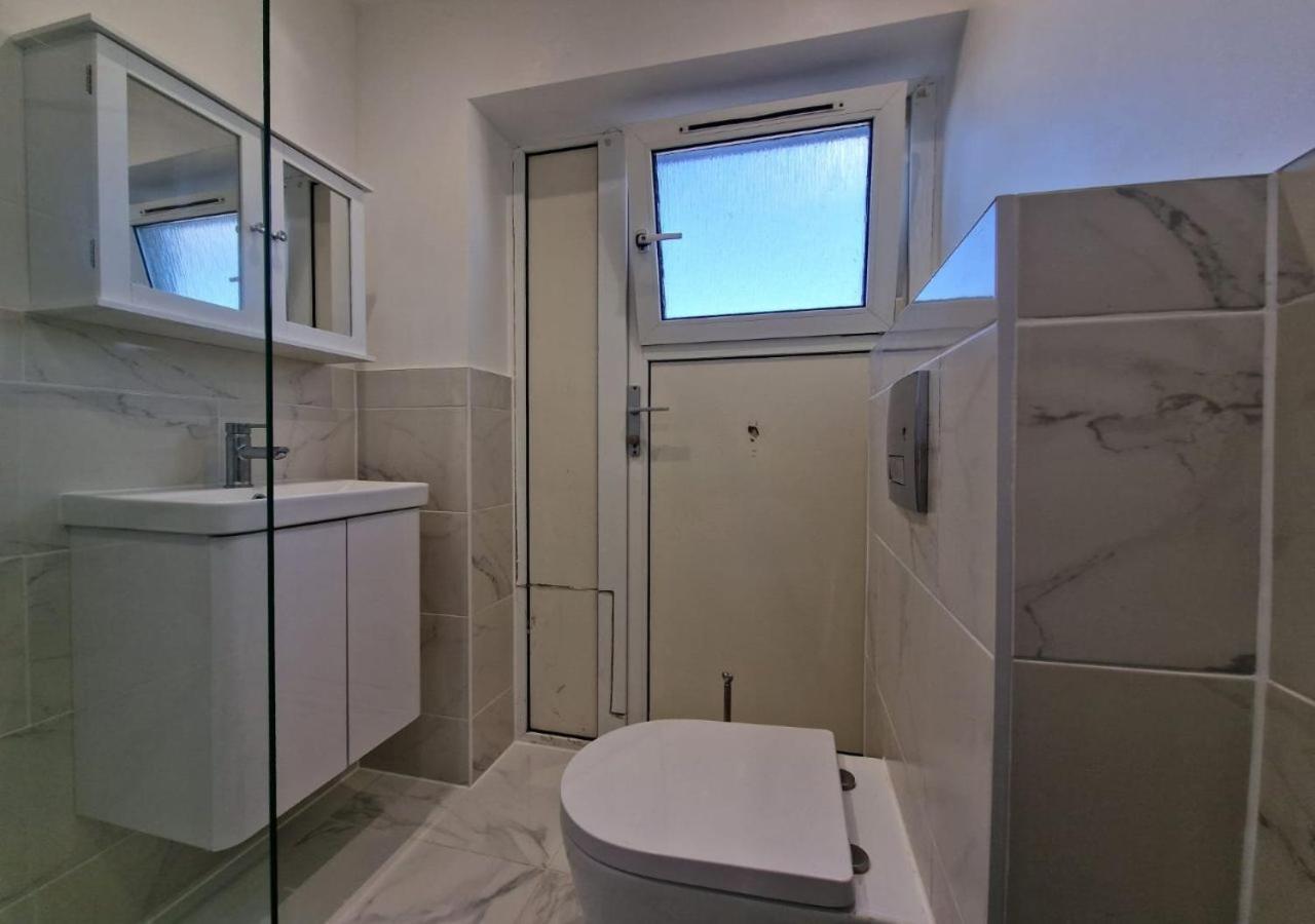 Private Room In London Enfield With Parking 外观 照片