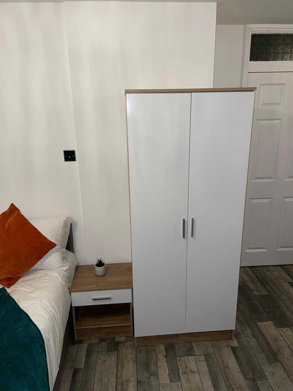 Private Room In London Enfield With Parking 外观 照片