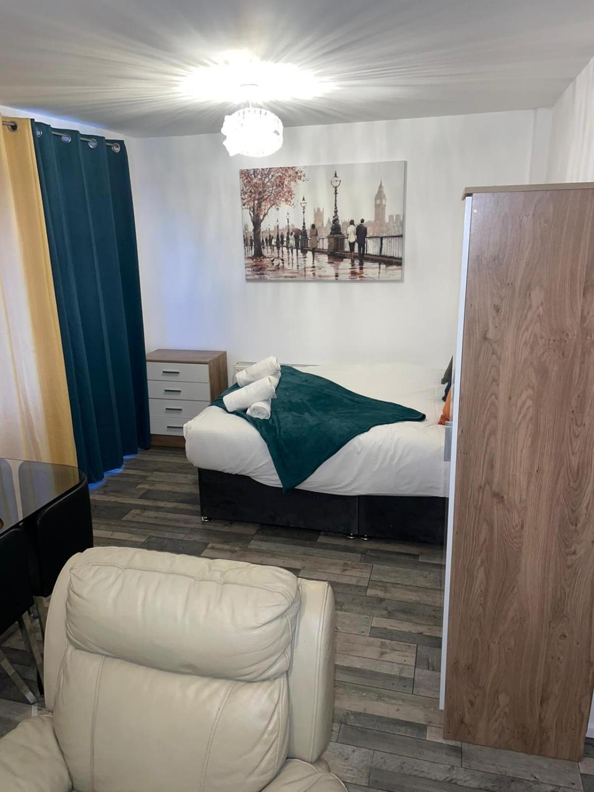 Private Room In London Enfield With Parking 外观 照片
